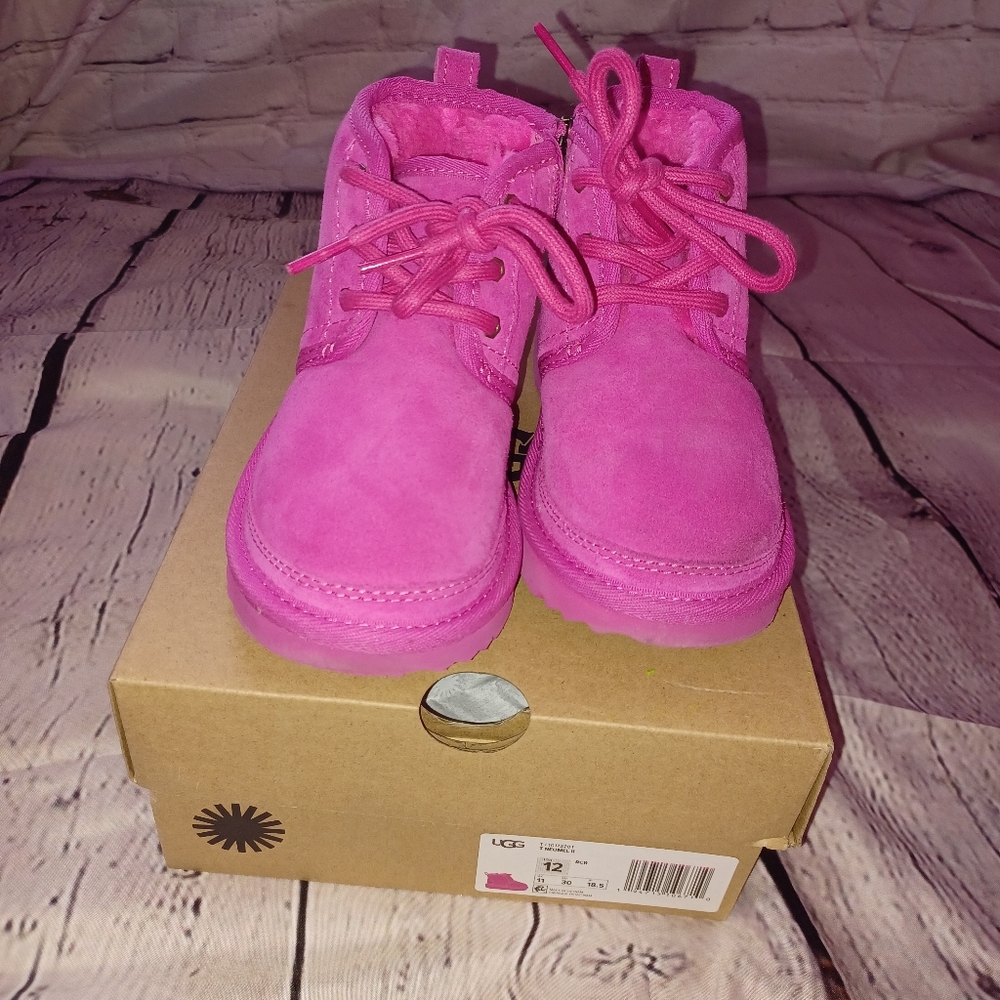 Pink Neumel uggs